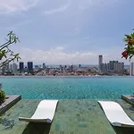 Rooftop Pool, Up To 8 Pax, 2 Bedrooms, 2 Bathrooms, 2 Car Parks By Star Home