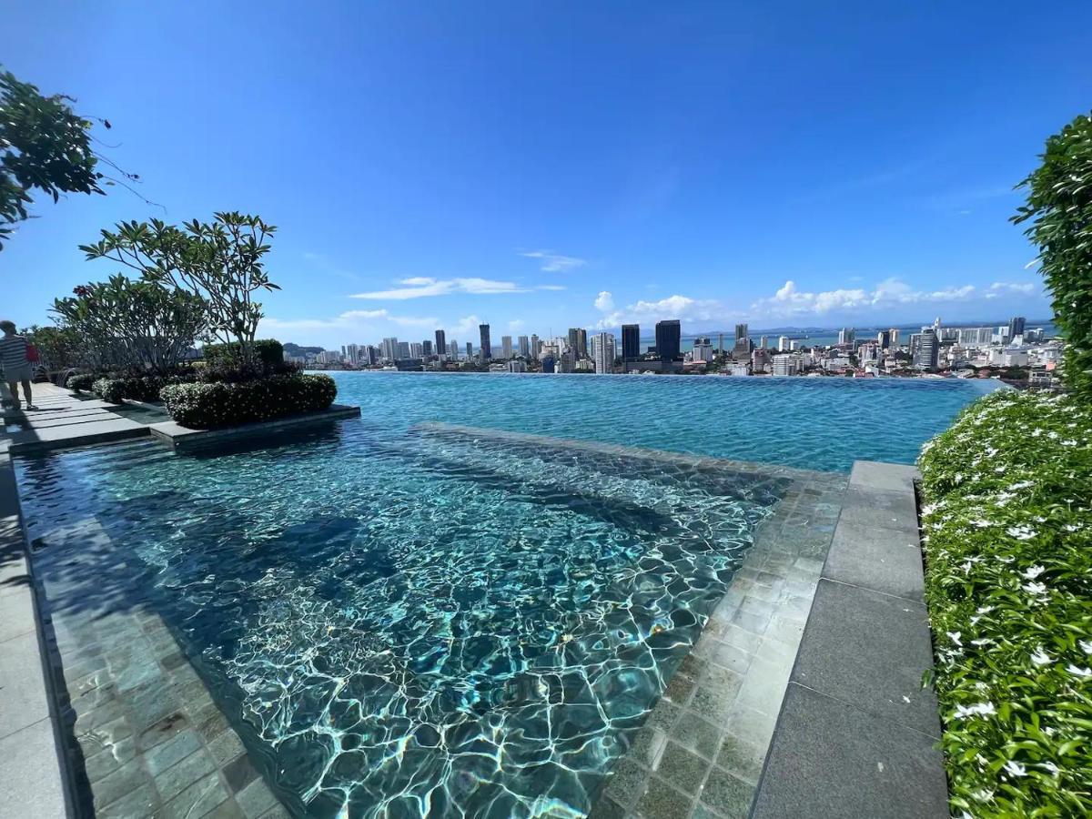Pangsapuri Rooftop Pool, Up To 8 Pax, 2 Bedrooms, 2 Bathrooms, 2 Car Parks By Star