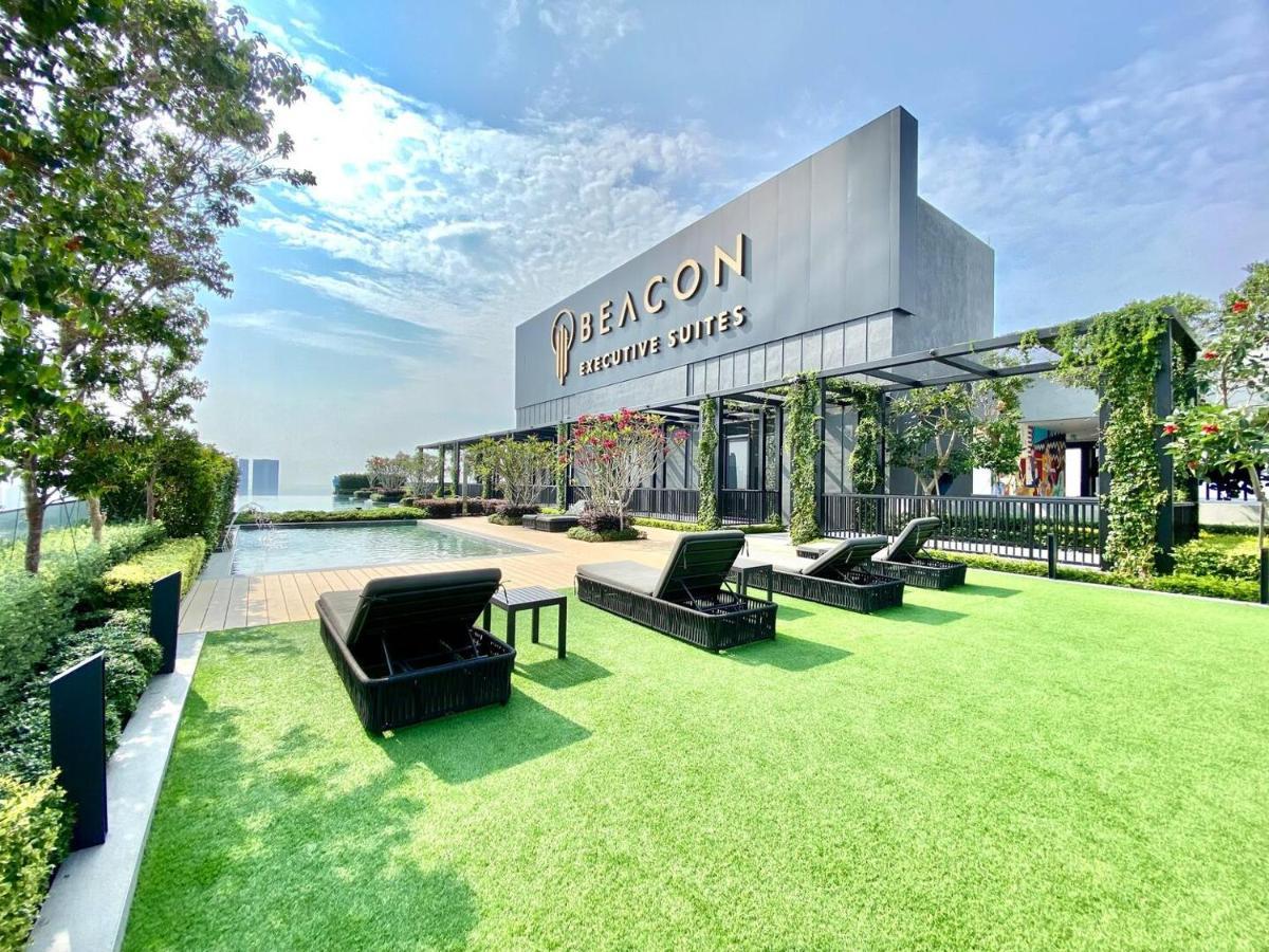 Rooftop Pool, Up To 8 Pax, 2 Bedrooms, 2 Bathrooms, 2 Car Parks By Star *