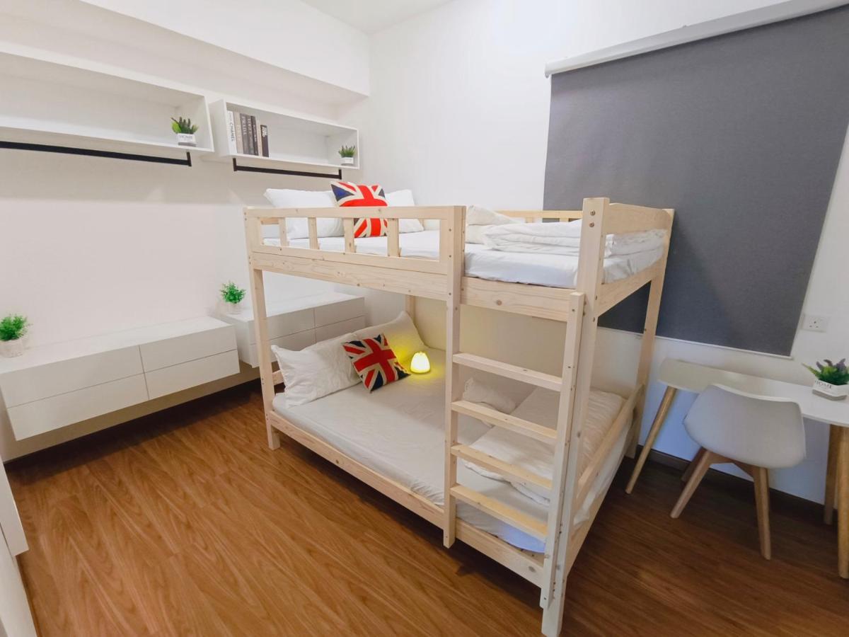 Rooftop Pool, Up To 8 Pax, 2 Bedrooms, 2 Bathrooms, 2 Car Parks By Star Pangsapuri *