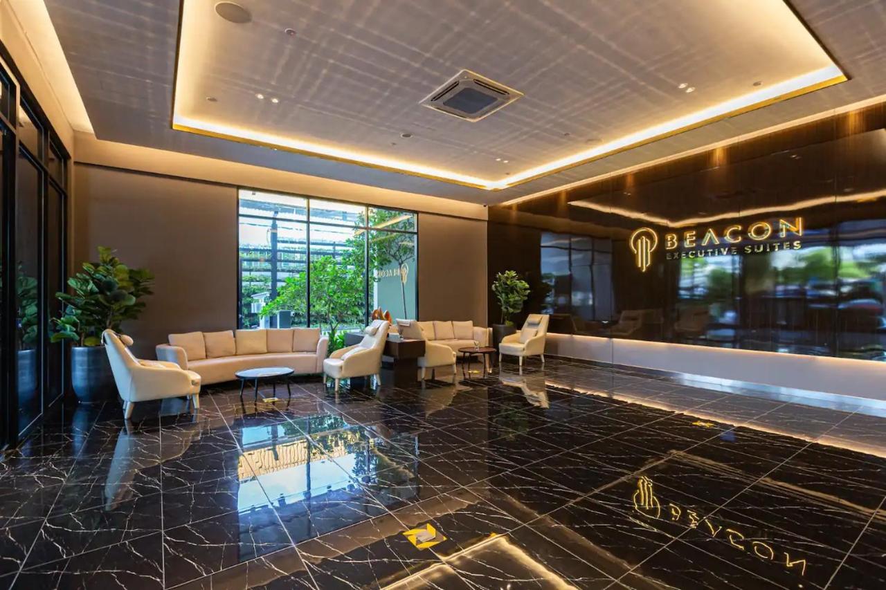 Rooftop Pool, Up To 8 Pax, 2 Bedrooms, 2 Bathrooms, 2 Car Parks By Star Pangsapuri Georgetown