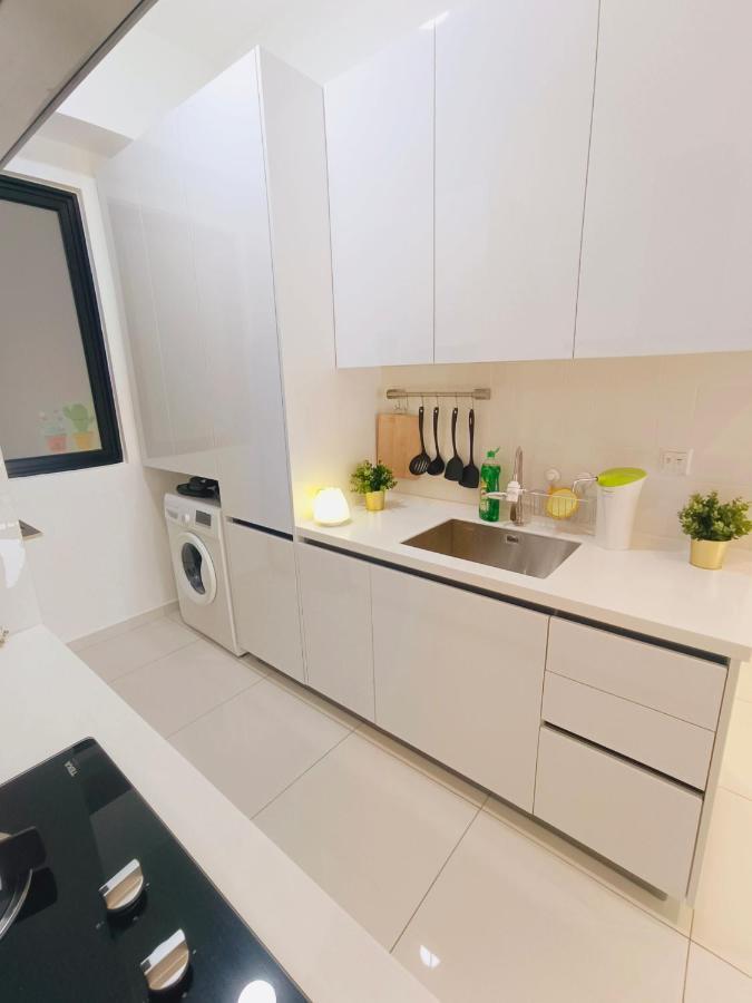 Rooftop Pool, Up To 8 Pax, 2 Bedrooms, 2 Bathrooms, 2 Car Parks By Star Pangsapuri